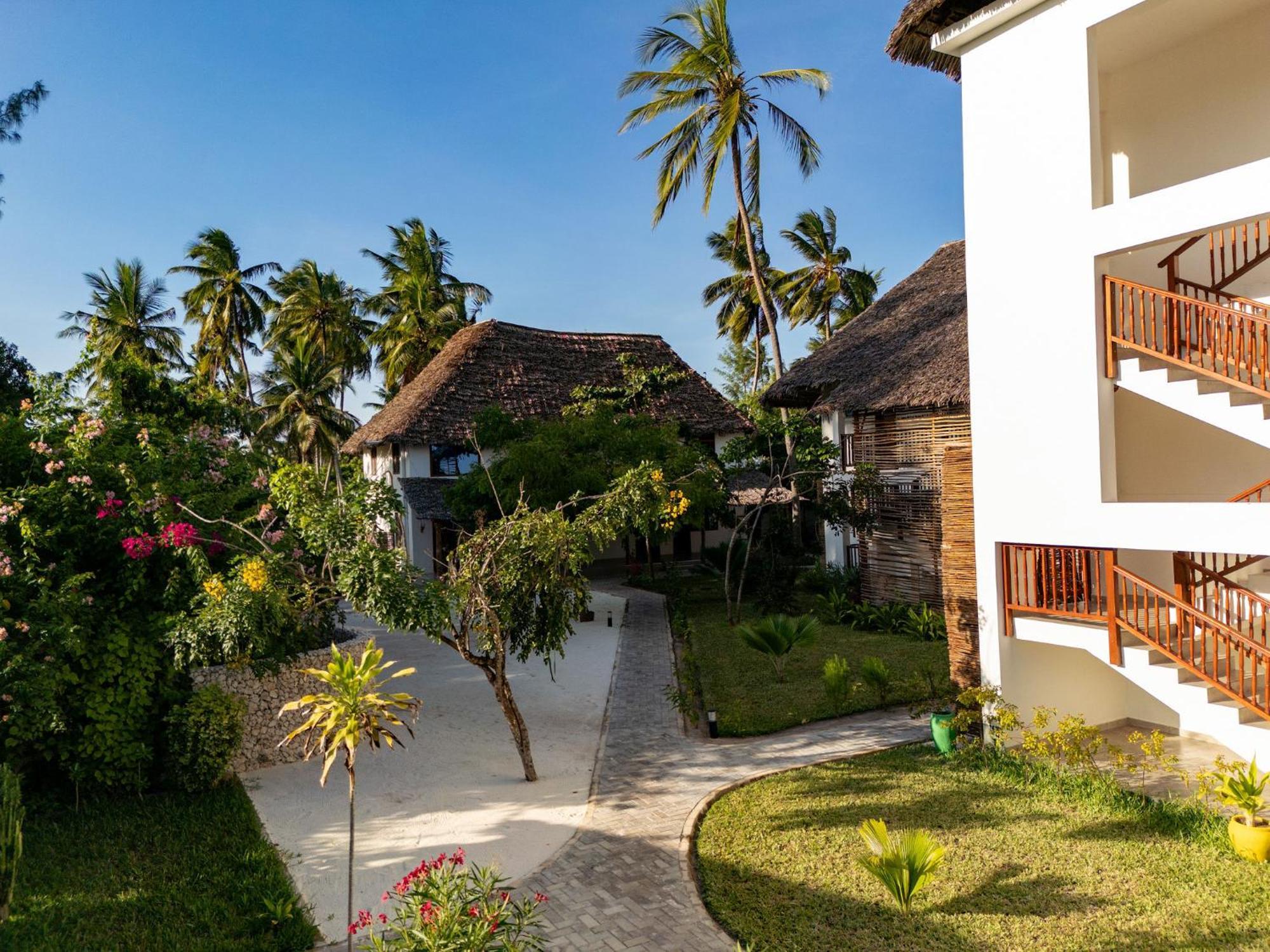 Manolo Beach Resort อูโร ภายนอก รูปภาพ