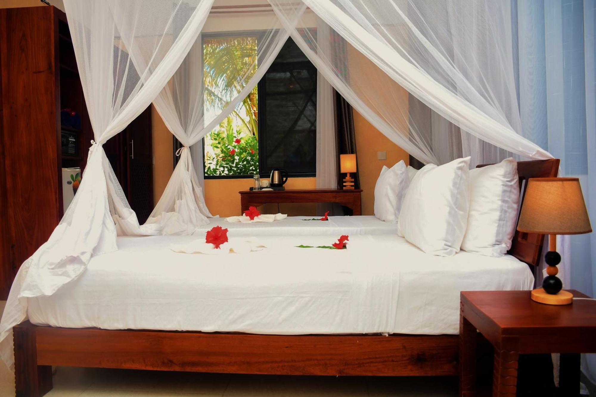 Manolo Beach Resort อูโร ภายนอก รูปภาพ
